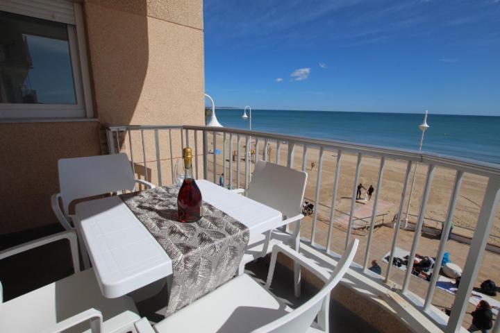 דירות גוארדמר דל סגורה Apartamento Primera Linea Playa Centro De Guardamar מראה חיצוני תמונה